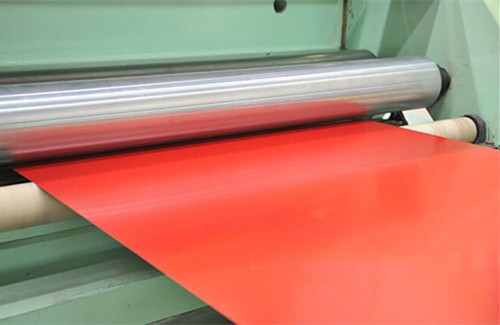 如何保證在更換彩鋼板時的安裝平整度和穩(wěn)定性？